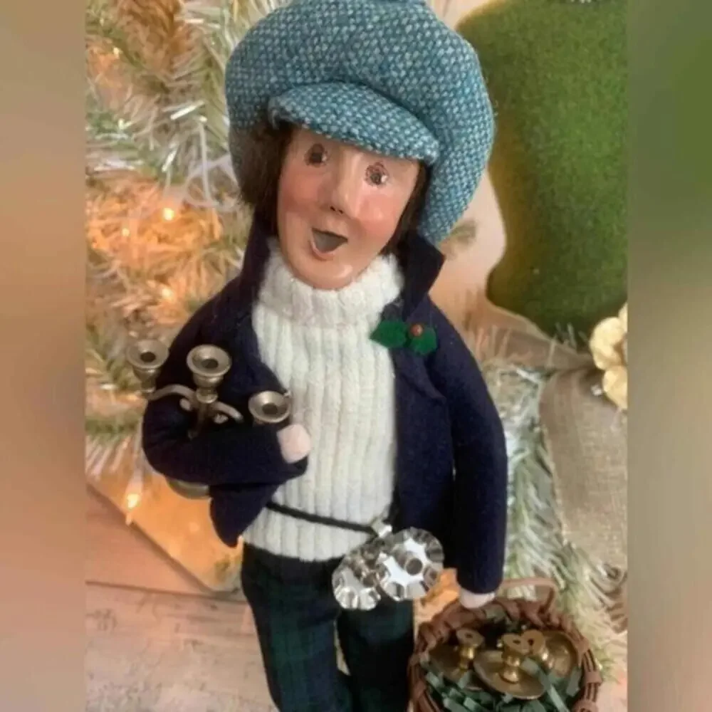 Retired Signed Byers’ Choice Caroler Candlestick Maker 1998 - Picture 2 of 6